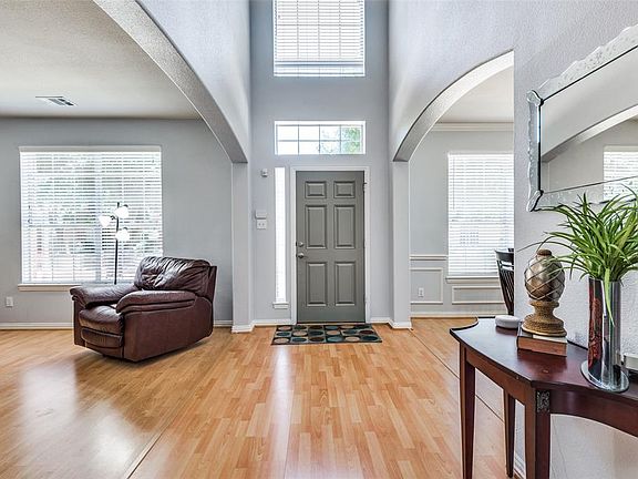 3rd image of 8607 Elm Valley Dr