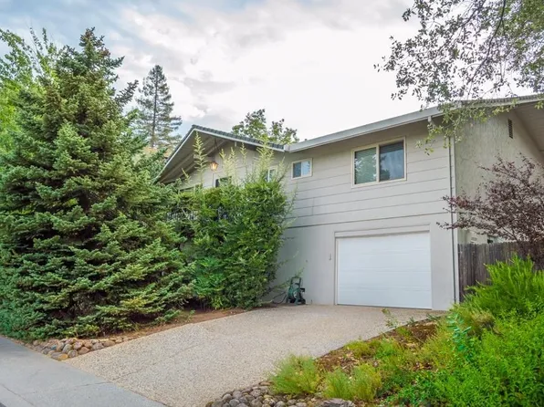 201 Poet Smith Dr, Auburn, CA 95603