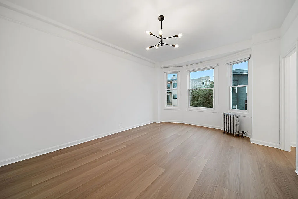 1530 Gough — Photo 4