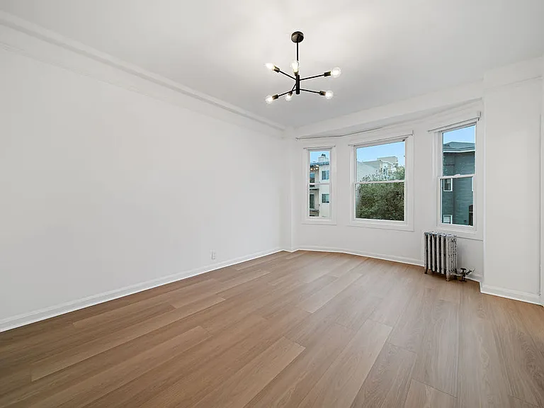 1530 Gough — Photo 5