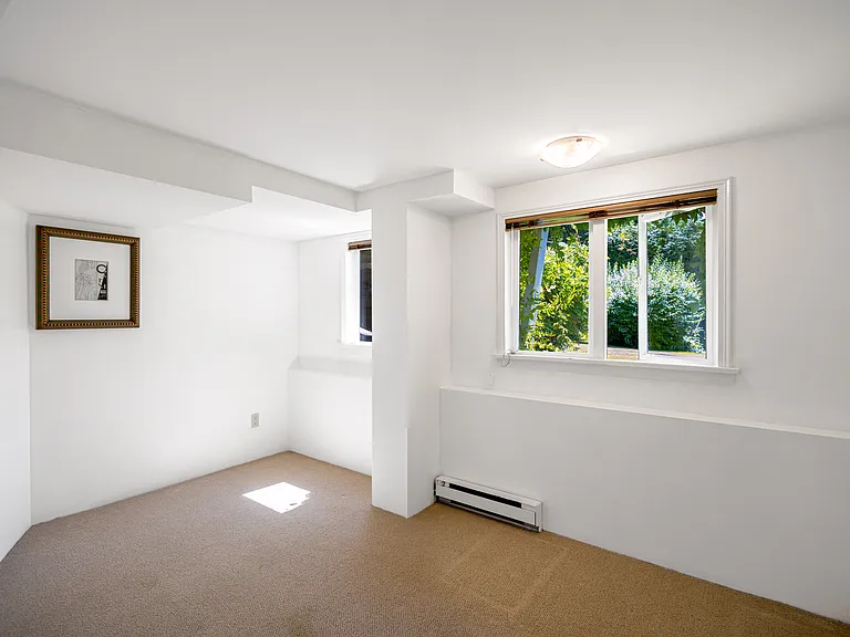 2226 Haywood Ave — Photo 5