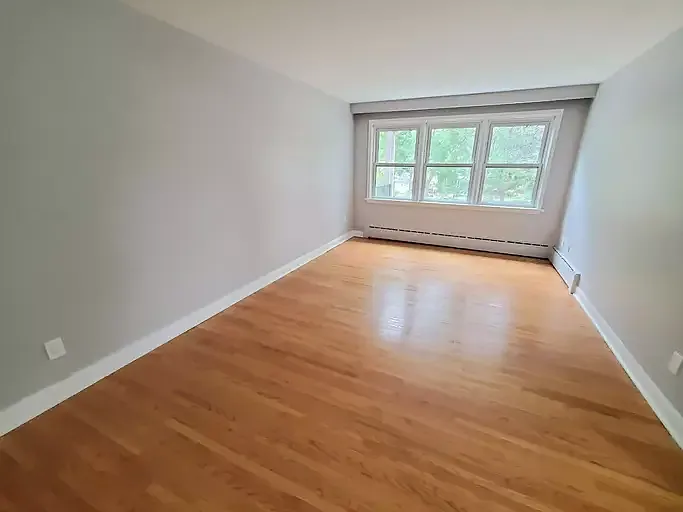 2 bed, 1.0 bath, $1,895 — Photo 2