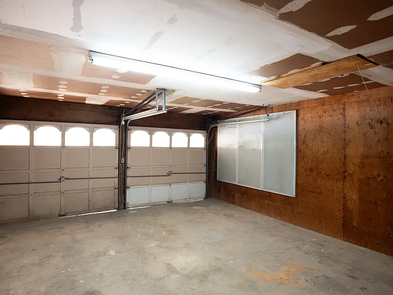 5235 Happiness St — Photo 36