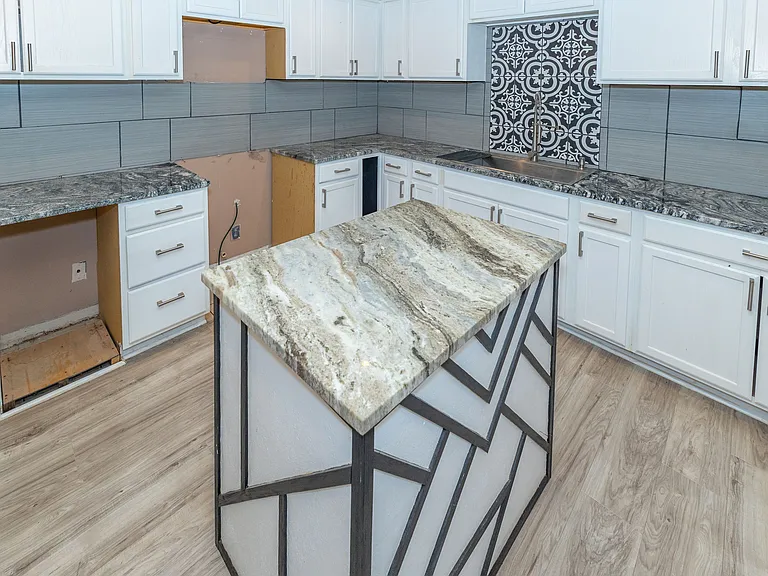 5805 Glen Arbor Dr — Photo 7
