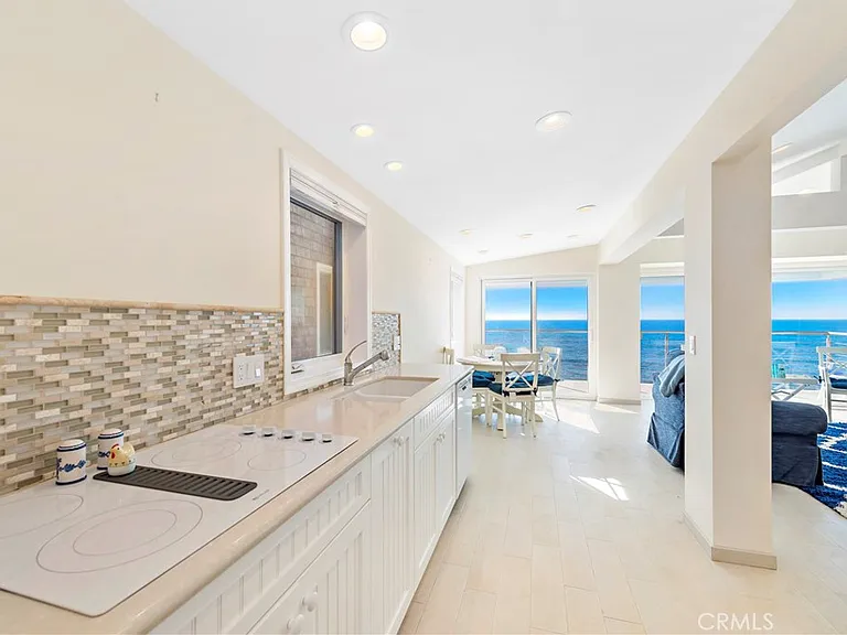 1051A Gaviota Dr — Photo 9