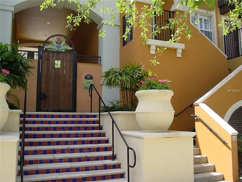 1st image of 100 4th Ave S APT 102