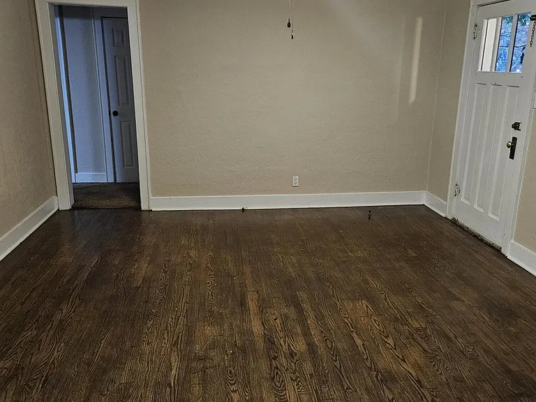 619 S Kentwood Ave — Photo 18