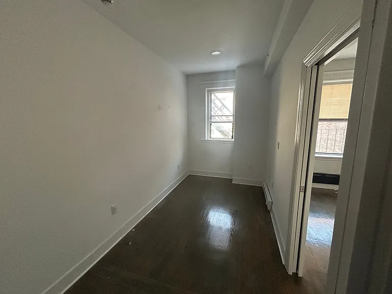 11 Queensberry St #11 — Photo 4