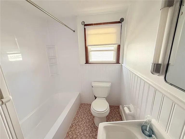 25 Thurston Ave #B — Photo 11