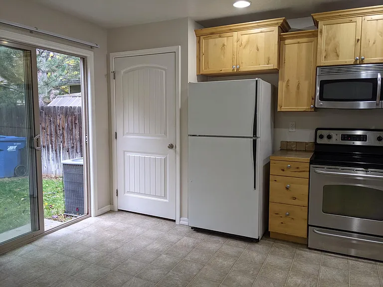 2807 W Ona St — Photo 10
