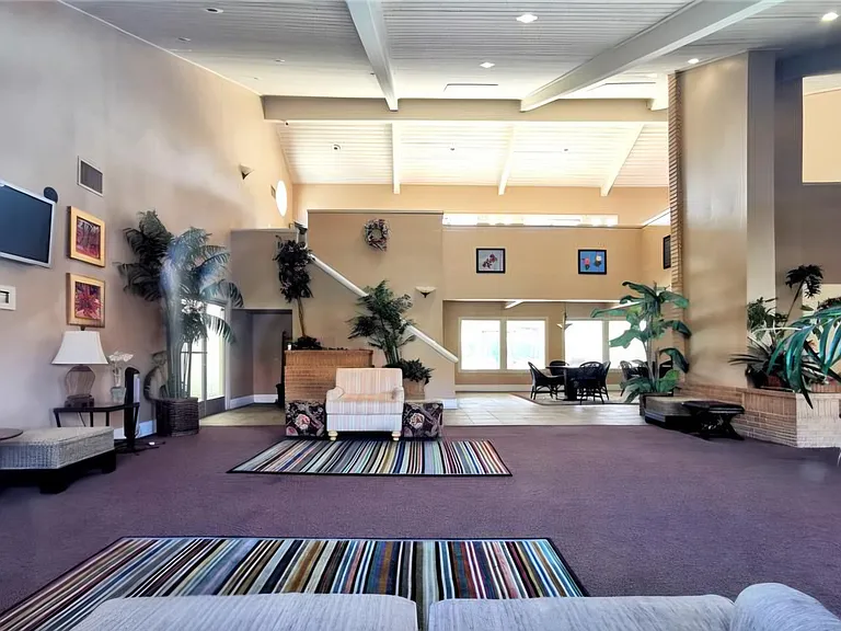 4400 Sandy River Dr #16 — Photo 31