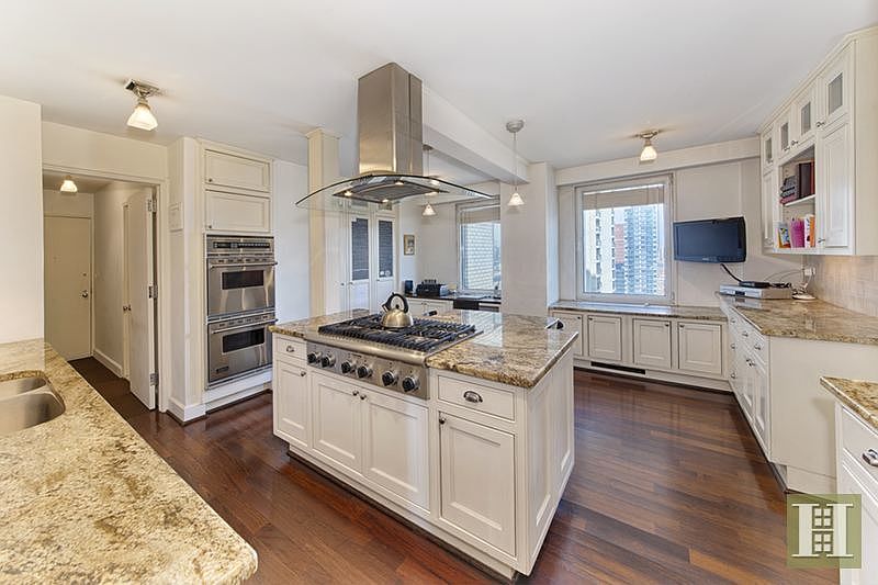 1st image of 1084 2nd Ave #28G