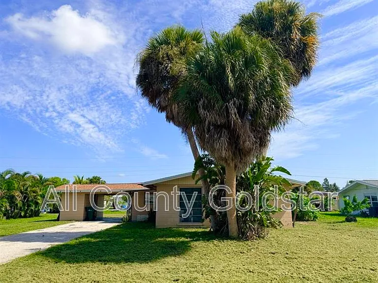 412 Palm Creek Dr — Photo 1