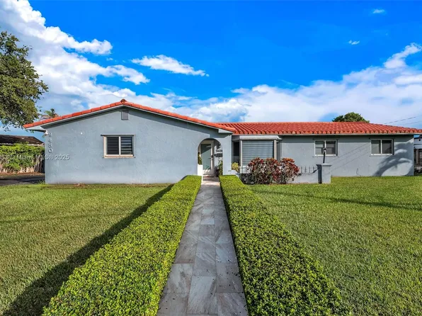 9480 Palmetto Club Ln E, Miami, FL 33157