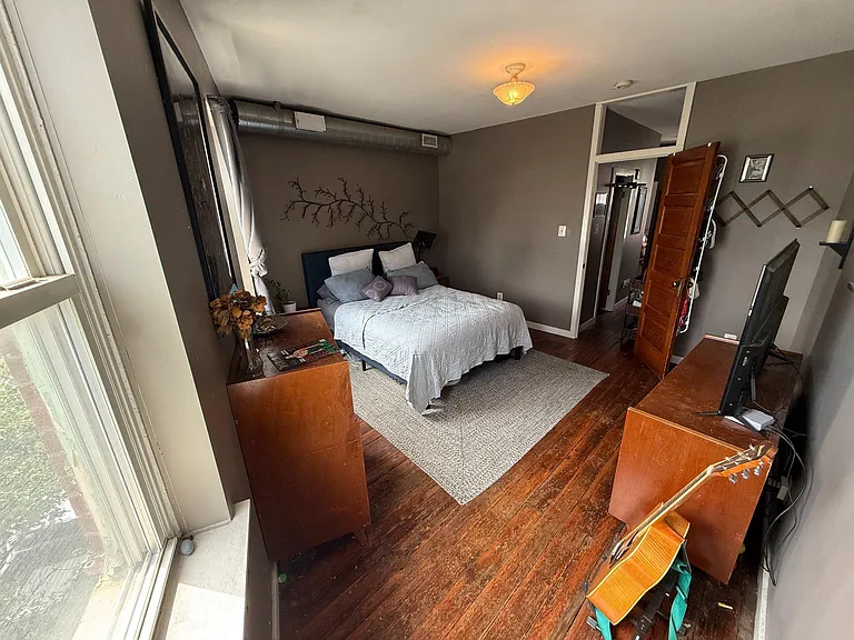 209 W Girard Ave — Photo 7