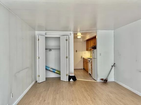 3rd image of 113 Eldridge St #2