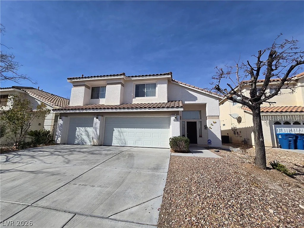 4 bed, 3.0 bath, 2305 sqft, $2,350 — Photo 2
