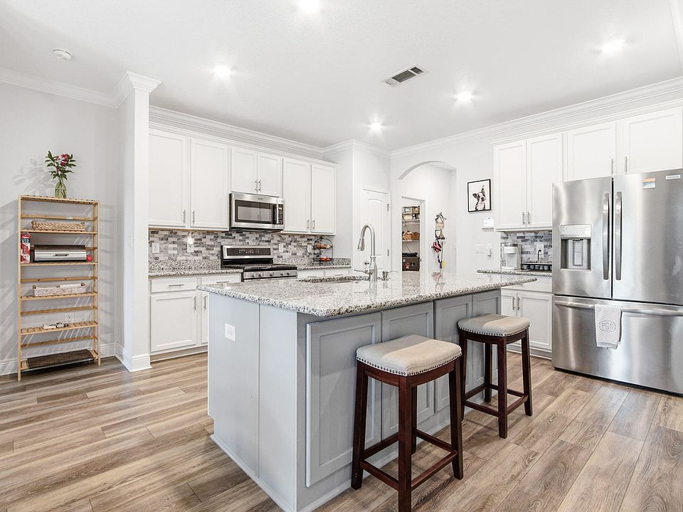 1st image of 221 Sweet Tea Ln