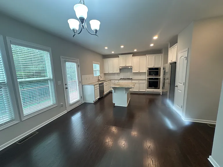 701 Sunset Park Dr — Photo 18