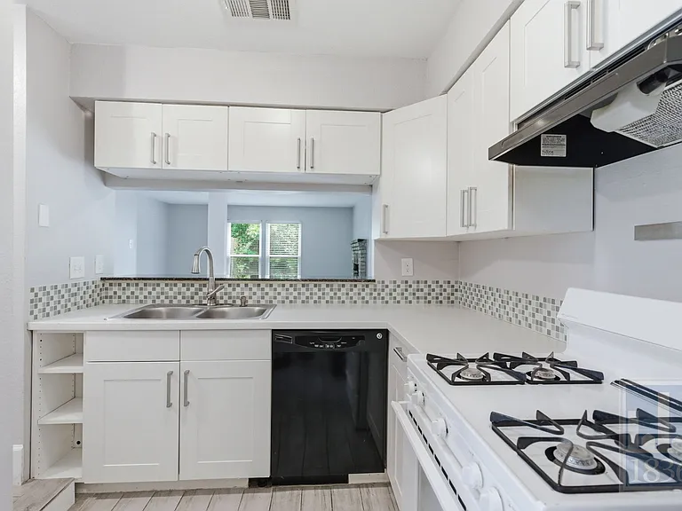 8108 Hood Cir #B — Photo 8