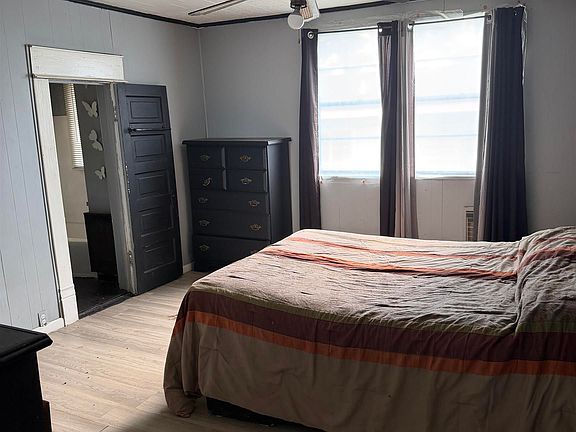 4th image of 3015 Avenue S