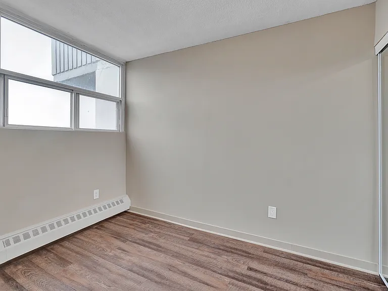121 Agnes St — Photo 24