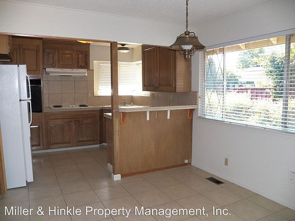 3rd image of 1217 Manchester Dr