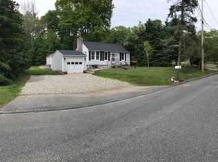 97 Candlewood Rd, Groton, CT 06340