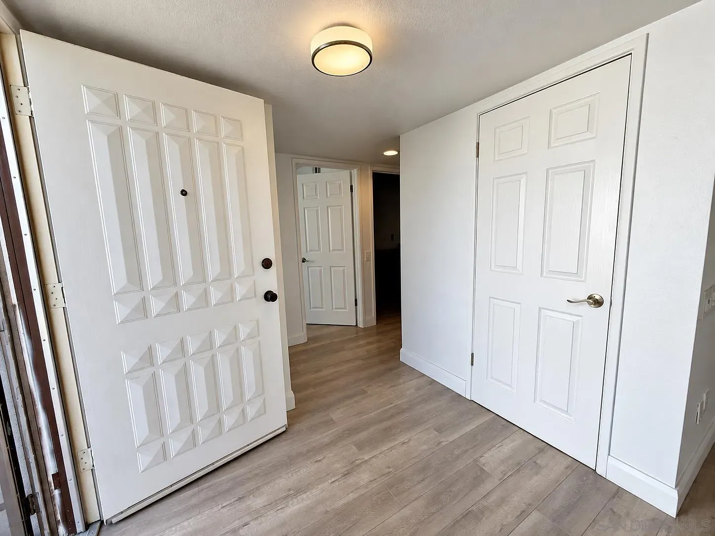 2 bed, 2.0 bath, 1326 sqft, $3,299 — Photo 3