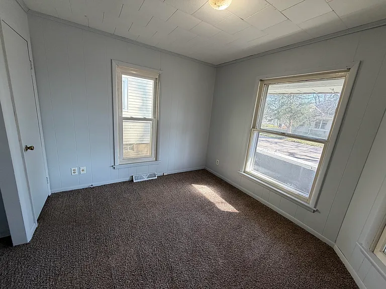 1410 Sherman St — Photo 8