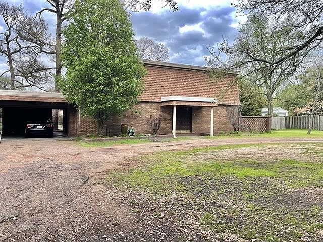 1st image of 512 S Plantation Dr