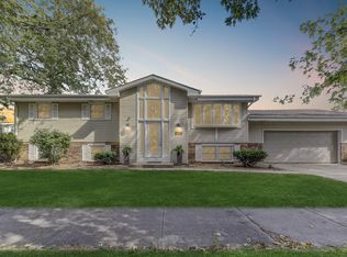 2117 Azalea Dr, Highland, IN 46322