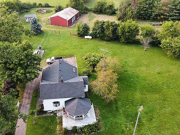 Large yard opens to pasture