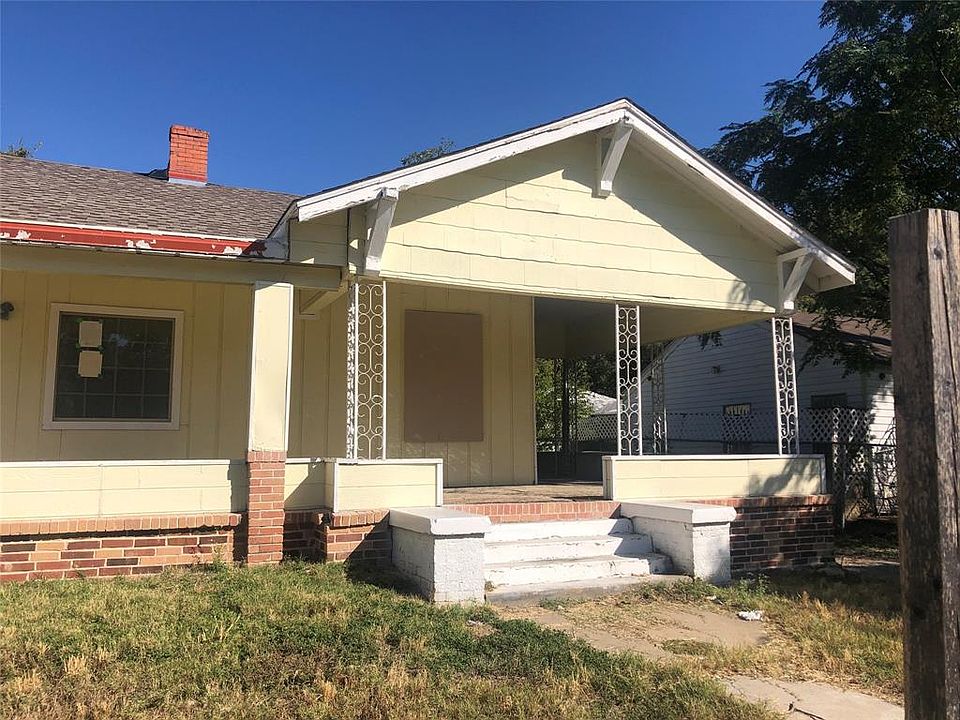 1st image of 1009 E Davis Ave
