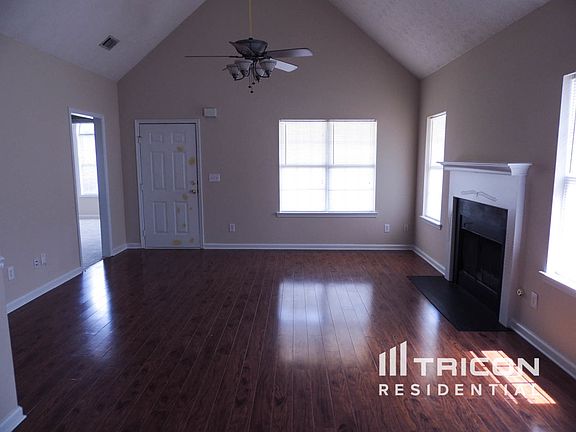 3rd image of 99 Floresta Dr