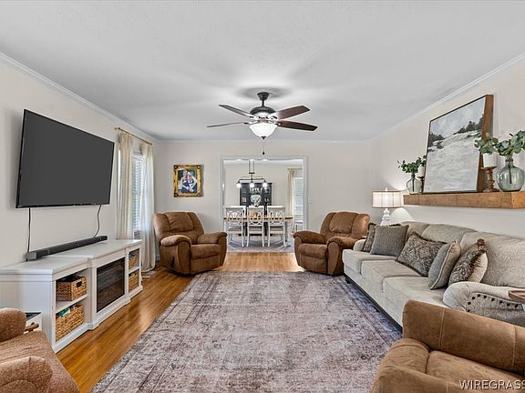 4th image of 107 Hillcrest Loop