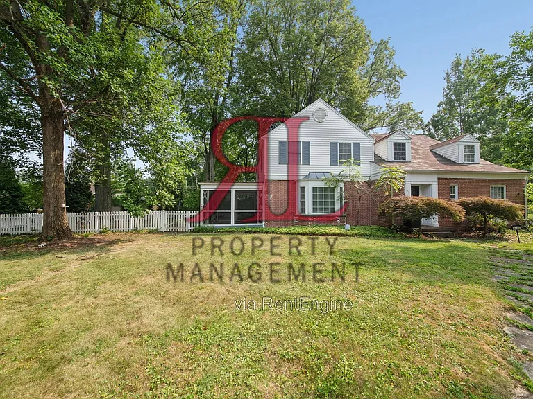 85 Eastmoor Blvd — Photo 50