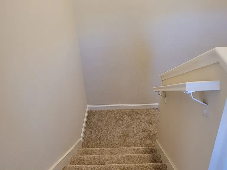 284 Crown Cir — Photo 32