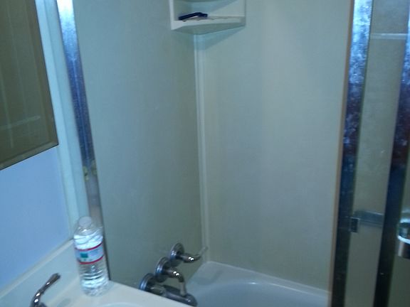 5th image of 8013 Euclid Ave