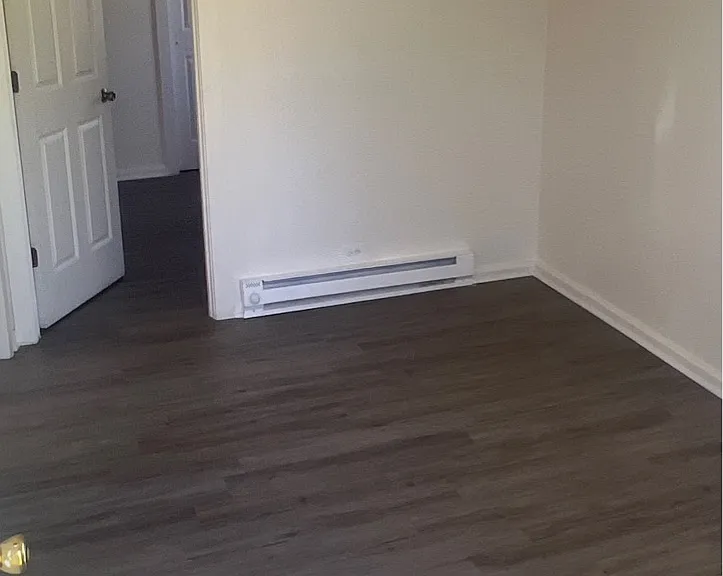 902 S Jackson St — Photo 2