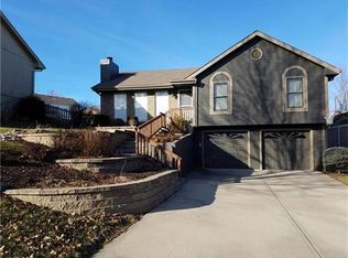 1208 Quail Ridge Dr, Liberty, MO 64068