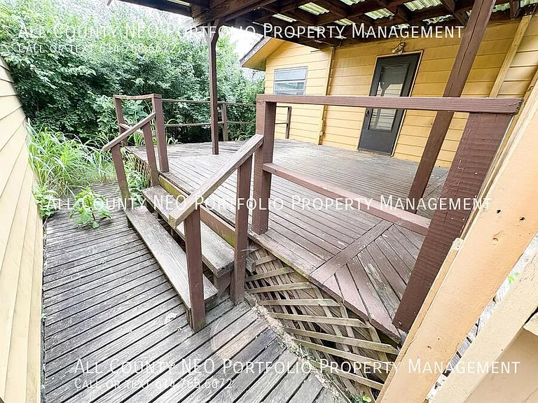 400 S Highland Ave — Photo 27