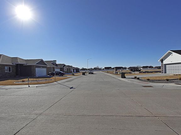 4th image of 3610 Hummingbird Dr