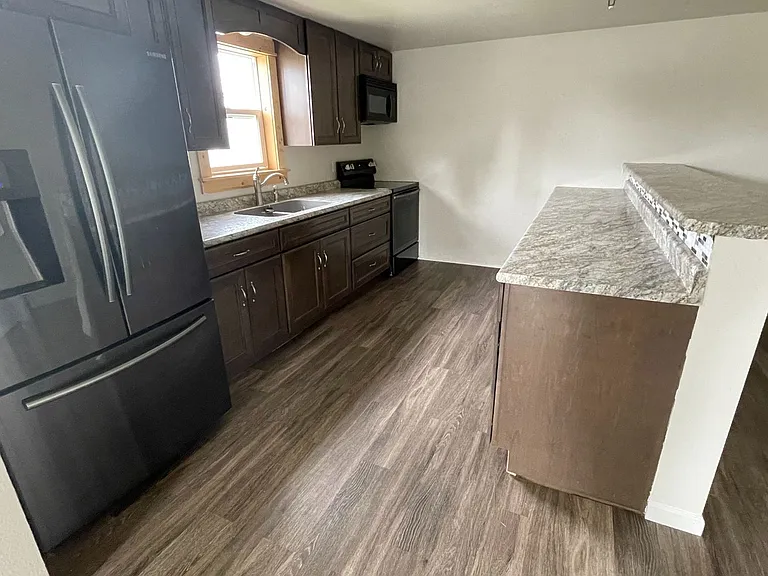 203 Highridge Ave — Photo 3