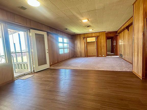 Open Concept Dining/Den