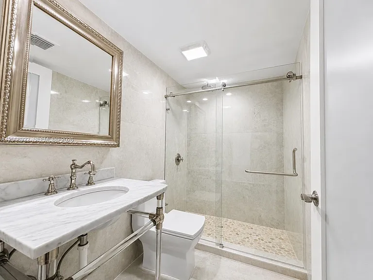 1700 NW North River Dr #805 — Photo 17