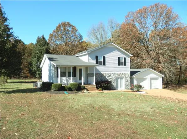 10125 N Twin Springs Rd, Bon Aqua, TN 37025