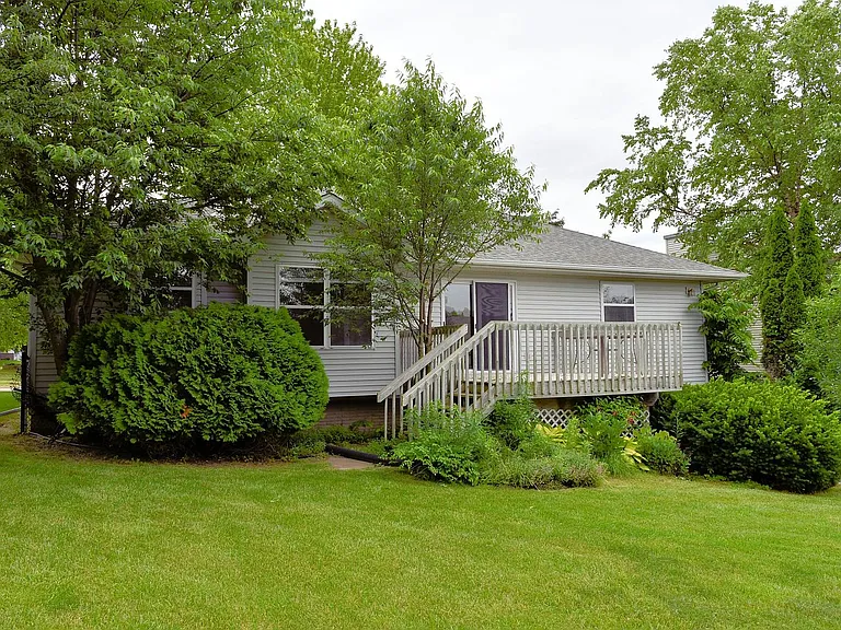 665 Jessie St — Photo 3