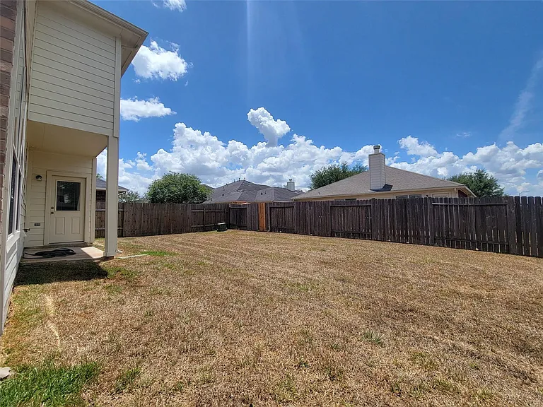 16302 Sitella Ct — Photo 11