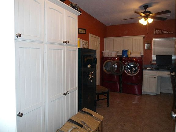Lg laundry Rm